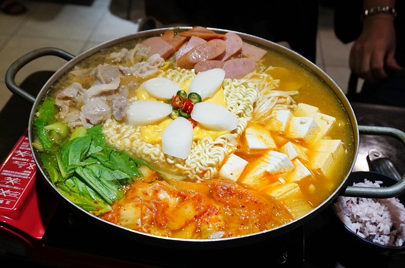 韓式烤肉,韓式料理,韓服體驗,韓國一隻雞,韓式炸雞,春川炒雞,馬鈴薯排骨湯,美食懶人包 @PEKO の Simple Life
