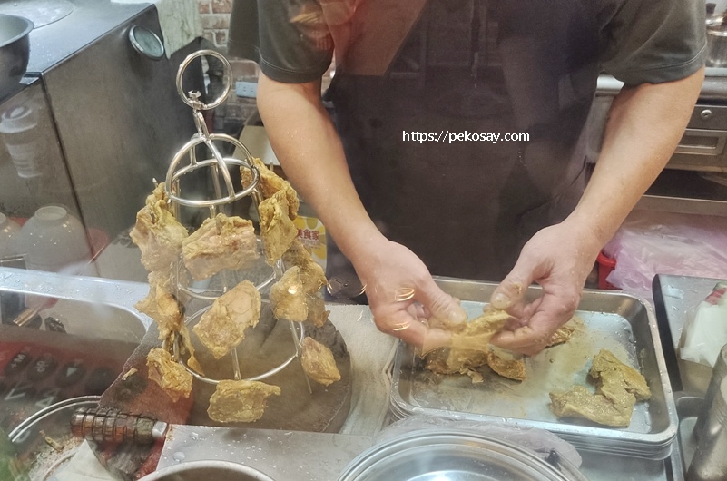 【板橋新疆料理】天山饢坑烤肉-囊包肉、大盤雞、新疆餅｜板新站美食｜菜單 @PEKO の Simple Life
